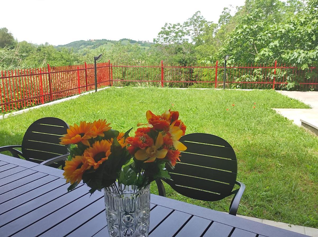 Oasi Del Monferrato - Appartamento Rosso Mombercelli Exterior photo